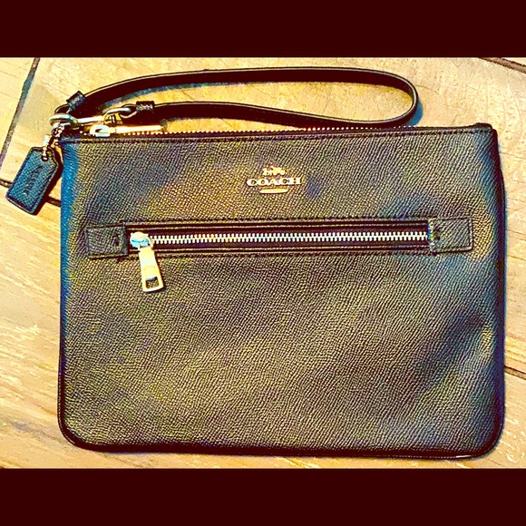 Coach Handbags - 💋NWT Coach Crossgrain Clutch purses handbag wrist